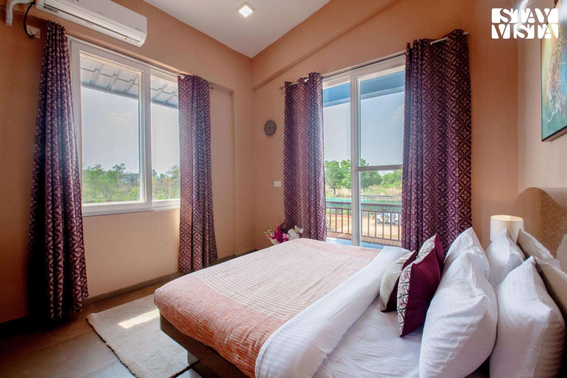 Stayvista'S Hillside Meadows - Mountainside Retreat With Farm View, Pool & Deck, Lawn & Gazebo Chinchavli Exterior foto