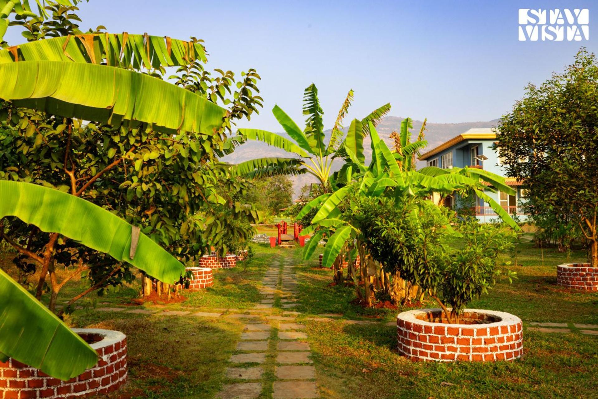Stayvista'S Hillside Meadows - Mountainside Retreat With Farm View, Pool & Deck, Lawn & Gazebo Chinchavli Exterior foto